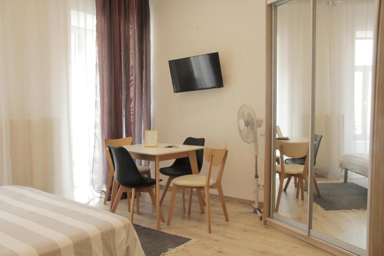Apartment In The Centre Of Lviv Eksteriør billede